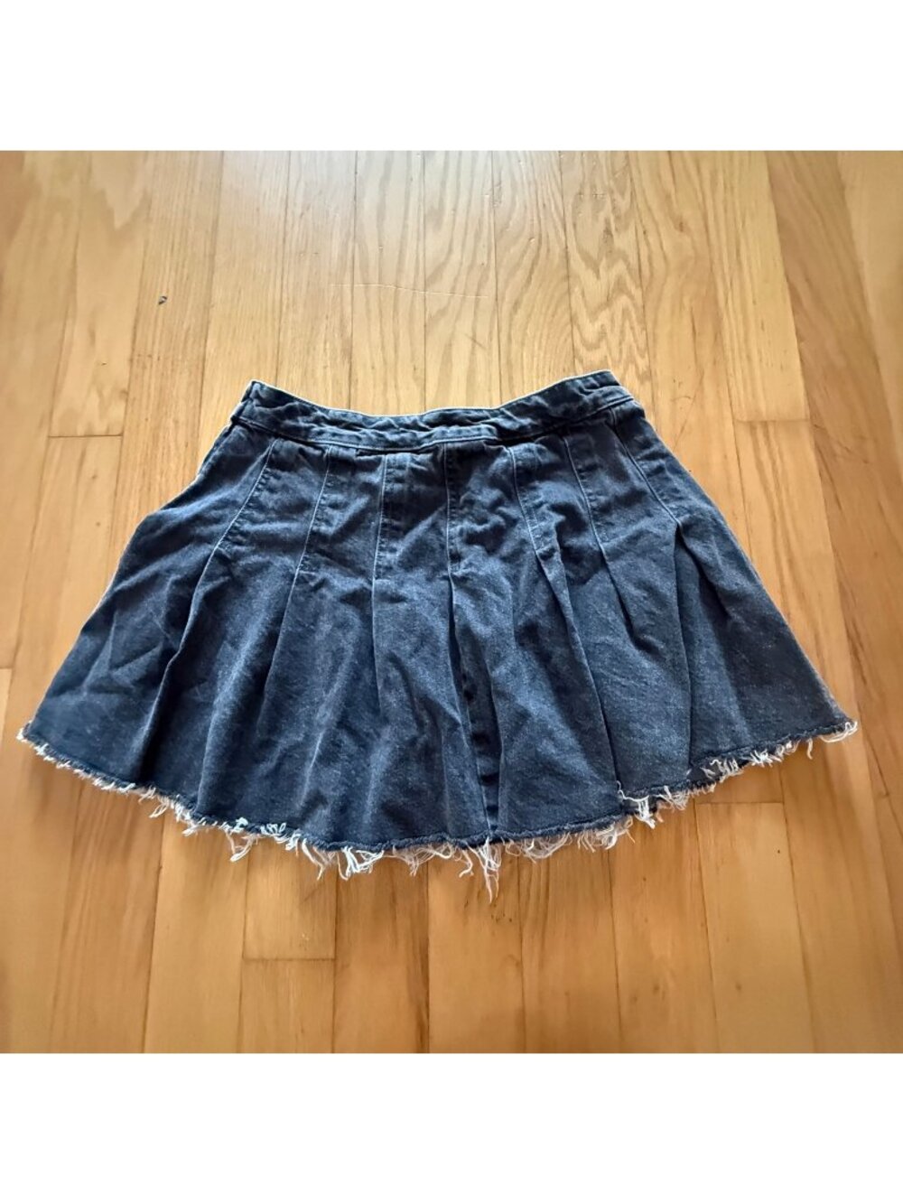 Harper Francesca's Women's Medium Stone Washed Distressed Denim Pleated Skirt